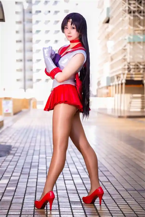 《美少女战士》日本美女cos人间体版，惊艳登场！