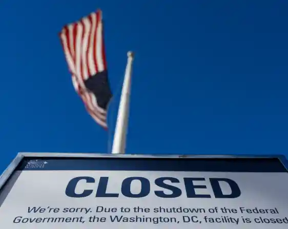 美政府再陷‘关门’困局:背后真相与未来走向全解析