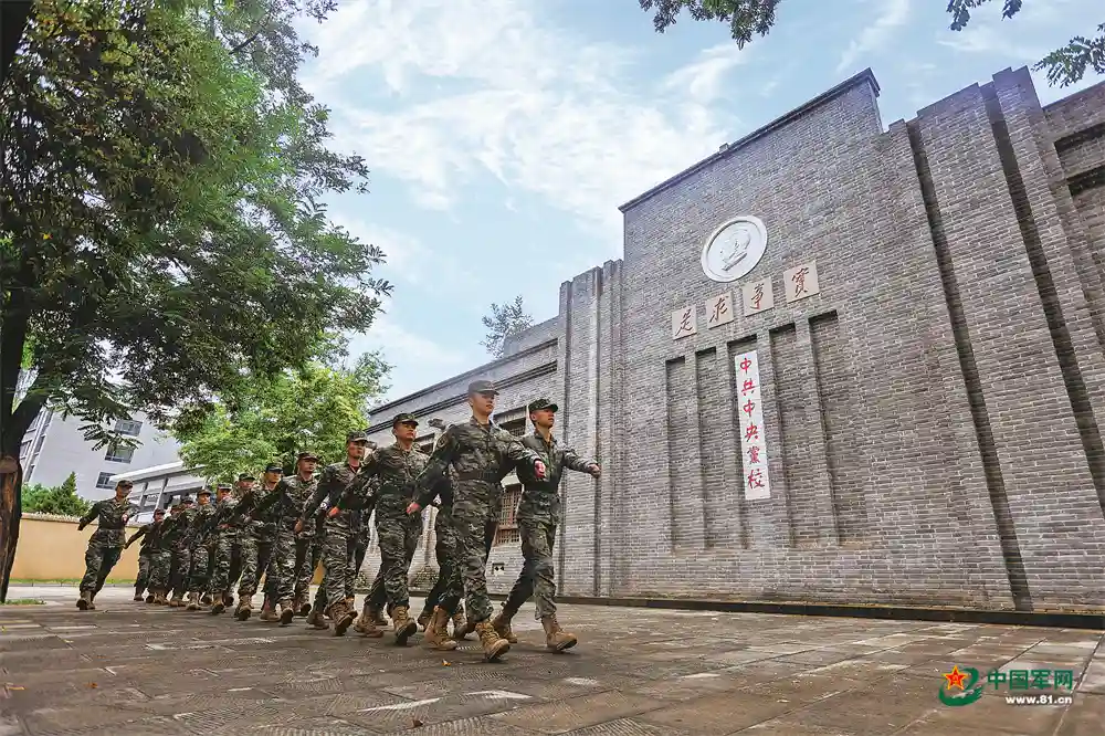 真言铸魂：军事力量的内在密码