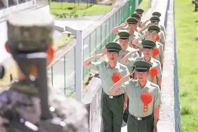 初心如炬 奋斗无疆——解码新时代强军征程