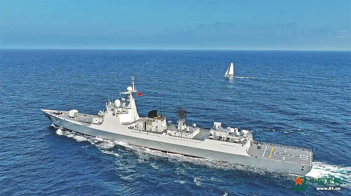 逐浪深蓝护和平：中国海军谱写新时代和平新篇章