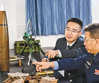 激光手术刀精准排爆，科技守护战场安全