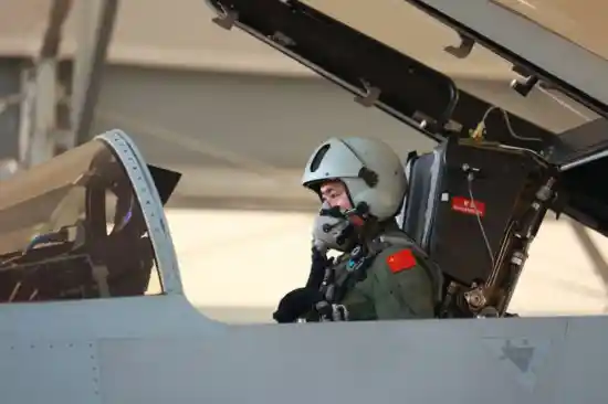 夜空中最亮的守夜人——空军航空兵某旅春节坚守纪实